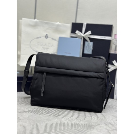 F600 with counter counter version of the full set of packaging exclusive custom cini large messenger bag 1BD256 this shoulder bag甄 unique lined nylon and handmade diamond lattice to create and equipped with fabric shoulder straps and back pockets metal fi