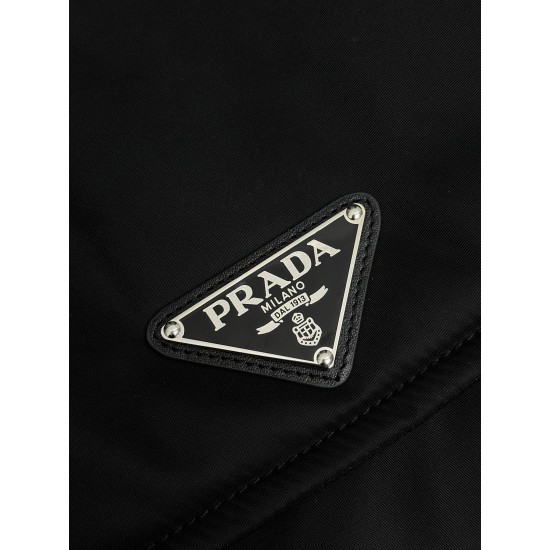 F600 with counter counter version of the full set of packaging exclusive custom cini large messenger bag 1BD256 this shoulder bag甄 unique lined nylon and handmade diamond lattice to create and equipped with fabric shoulder straps and back pockets metal fi