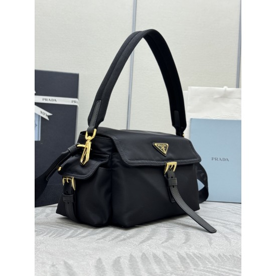 F490 with counter counter version of the full set of packaging exclusive customized new small messenger bag 1BD394 small this handbag is a perfect blend of sophistication and functionality made of recycled nylon with a soft silhouette with multiple pocket