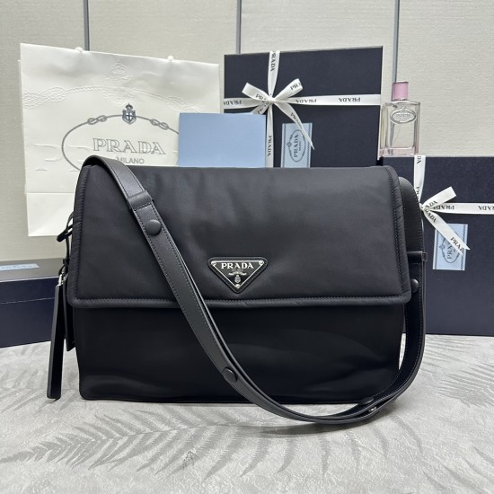 cini large 36cm messenger bag