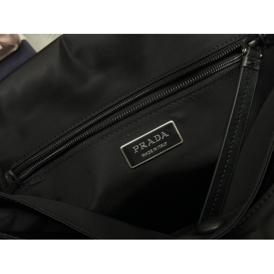 F570 with a full set of the version of the counter packaging exclusive custom pop cini messenger bag medium 1bd255 this shoulder bag Yen unique lined nylon build and equipped with leather straps and back pockets metal fittings to give a touch of bright co