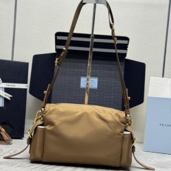 F490 with counter counter version of the full set of packaging exclusive customized new small messenger bag 1BD394 small this handbag is a perfect blend of sophistication and functionality made of recycled nylon with a soft silhouette with multiple pocket