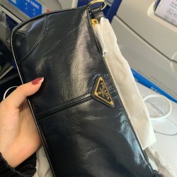 1BC221 New 3-in-1 oil waxed leather available for pre-order