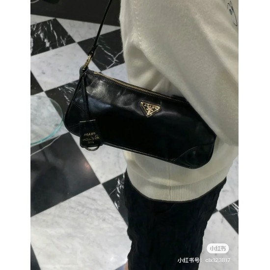 Oil Waxed Leather Underarm Bag