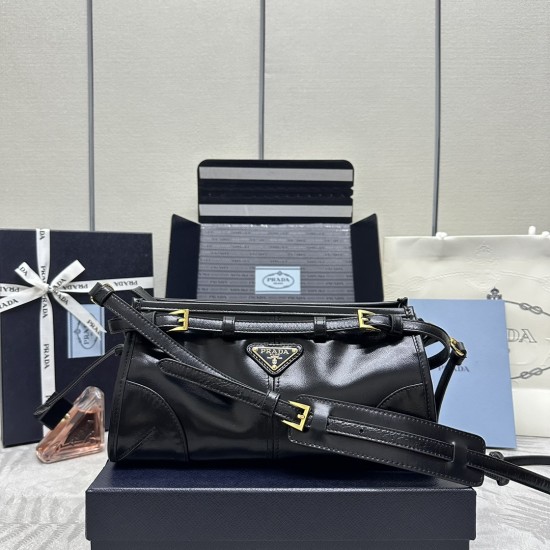 1BH215 Oil Waxed Leather Black Arrival