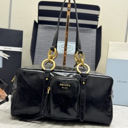 F660 with the counter version of the full set of packaging exclusive custom 2025 new oil waxed leather 1BB138 large this shoulder bag with soft oil waxed leather new interpretation of the design of retro metal hardware and collectible elements of the zipp