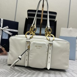 F660 with the counter version of the full set of packaging exclusive custom 2025 new oil wax leather 1BB138 large this shoulder bag with soft oil wax leather new interpretation of the design of retro metal hardware and collectible elements zipper pocket h