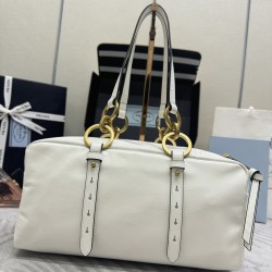 F660 with the counter version of the full set of packaging exclusive custom 2025 new oil wax leather 1BB138 large this shoulder bag with soft oil wax leather new interpretation of the design of retro metal hardware and collectible elements zipper pocket h