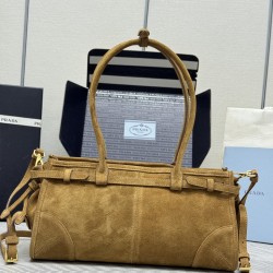 F690 with counter counter version of the full set of packaging exclusive customized new suede suede small Soft Lux1BA426 cinnamon color arrival of this handbag crossbody imported brushed leather exudes a classical atmosphere with a long detachable adjusta