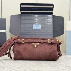 F610 with full counter packageLusSolf Suede 1BA215 Crossbody BagThis crossbody bag is made of imported suede and exudes a vintage vibe with a long, removable and adjustable shoulder strap for easy carrying over the shoulder and across the shoulder.It's a 