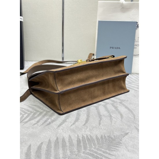 F720 new runway models 1BN023 suede frosted leather this new Soft Sound handbag is made of imported suede and soft sheepskin inside the space ample chic hundred with a removable long shoulder strap with two compartments and can be hand-carried and shoulde