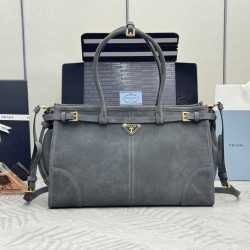 F690New suede large Soft Lux1BA433 arrivesThis handbag is made of imported brushed leather exudes a classical atmosphereWith a long detachable and adjustable shoulder strap to facilitate different occasions with the capacity of space is very large and ver