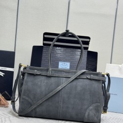 F690New suede large Soft Lux1BA433 arrivesThis handbag is made of imported brushed leather exudes a classical atmosphereWith a long detachable and adjustable shoulder strap to facilitate different occasions with the capacity of space is very large and ver