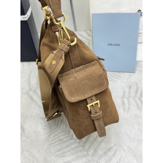 F700 NEW EXPLORATION BAG Frosted Leather 1BC264 Suede with Counterfeit Full Packaging This Exploration Bag is made of imported nylon fabric and calfskin leather features a soft silhouette and multiple pockets Lightweight and practical ReNylon emphasizes t