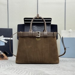 F850 new women's bag Medium 1BA417 suede suede this handbag women's bag using imported inside with imported suede leather frosted leather inside with imported sheepskin simple lines and sophisticated elements intertwined interpretation of the elegant and 