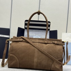 F690New suede large Soft Lux1BA433 arrivesThis handbag is made of imported brushed leather exudes a classical atmosphereWith a long detachable and adjustable shoulder strap to facilitate different occasions with the capacity of space is very large and ver