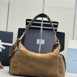 F700 NEW EXPLORATION BAG Frosted Leather 1BC264 Suede with Counterfeit Full Packaging This Exploration Bag is made of imported nylon fabric and calfskin leather features a soft silhouette and multiple pockets Lightweight and practical ReNylon emphasizes t