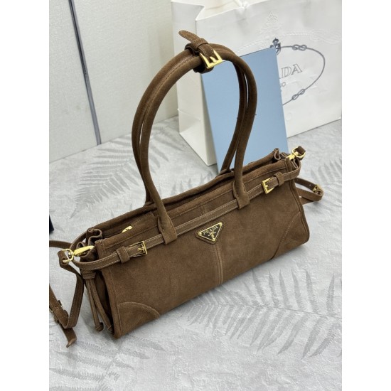 F690 with counter counter version of the full set of packaging exclusive custom new suede suede small Soft Lux1BA426 brown curry color arrived this handbag crossbody imported brushed leather exudes a classical atmosphere with a long detachable adjustable 