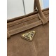 F690 with counter counter version of the full set of packaging exclusive custom new suede suede small Soft Lux1BA426 brown curry color arrived this handbag crossbody imported brushed leather exudes a classical atmosphere with a long detachable adjustable 