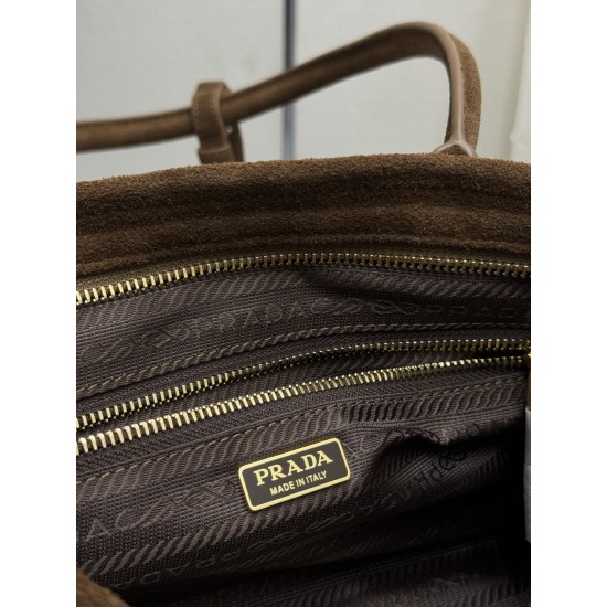 F690 with counter counter version of the full set of packaging exclusive custom new suede suede small Soft Lux1BA426 brown curry color arrived this handbag crossbody imported brushed leather exudes a classical atmosphere with a long detachable adjustable 