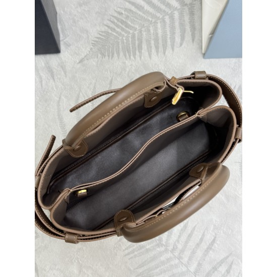 F780 new women's bag 1BA434 suede suede this handbag women's bag using imported inside with imported suede brushed leather inside with imported sheepskin clean lines and sophisticated elements intertwined interpretation of the elegant and functional desig