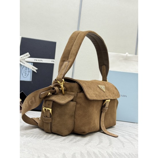 F700 with counter counter version of the full set of packaging exclusive customized new messenger bag 1BD394 suede This handbag is a perfect blend of sophistication and functionality made of imported suede with a soft silhouette with a number of pockets L