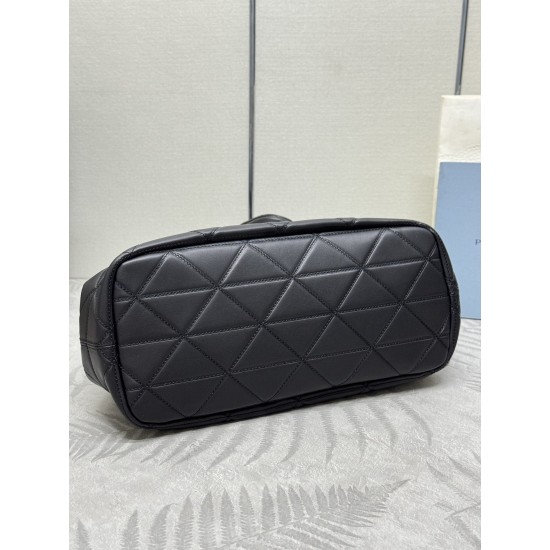 F880 new medium tote bag 1BG545 arrived this Matinee handbags imported calfskin handmade diamond embossed embroidery pattern design looks unique atmosphere with imported sheepskin lining with a zipper pouch inside with hook and loop removable tote and lon