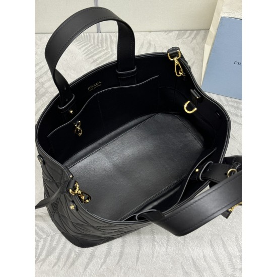 F880 new medium tote bag 1BG545 arrived this Matinee handbags imported calfskin handmade diamond embossed embroidery pattern design looks unique atmosphere with imported sheepskin lining with a zipper pouch inside with hook and loop removable tote and lon