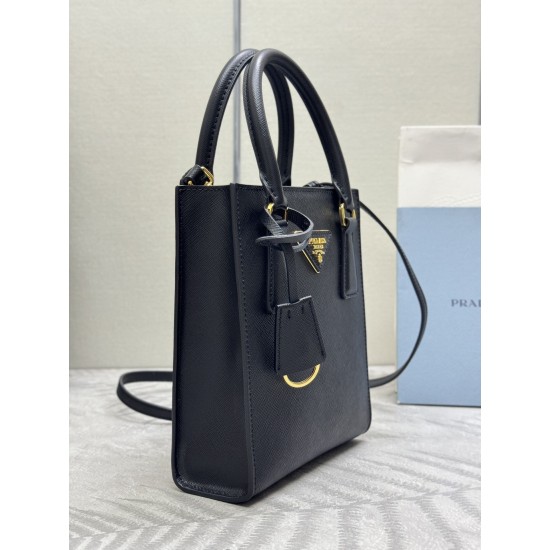 F600 with a full set of counter packaging exclusive customized classic Mini Tote 1BA358 arrived this Saffiano cross grain cowhide leather body with double handles removable shoulder strap to facilitate a variety of ways to carry 95cm quite functional stro