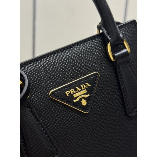 F600 with a full set of counter packaging exclusive customized classic Mini Tote 1BA358 arrived this Saffiano cross grain cowhide leather body with double handles removable shoulder strap to facilitate a variety of ways to carry 95cm quite functional stro