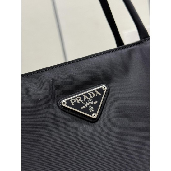 F300 new tote bag B6245 medium this retro tote bag using imported nylon fabrics iconic triangle label design simple and stylish space capacity is very practical retro fashion combined with one too good to look at and a permanent never out of fashion shopp
