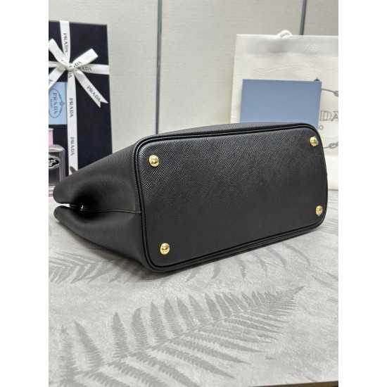 F830 classic models Tote red lining 1BG775 black large 33cm arrival color color fully upgraded using imported coarse cross grain cow with the impact of the color calfskin top brushed hardware color matching handles never out of fashion shopping bag naught