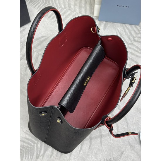 F830 classic models Tote red lining 1BG775 black large 33cm arrival color color fully upgraded using imported coarse cross grain cow with the impact of the color calfskin top brushed hardware color matching handles never out of fashion shopping bag naught