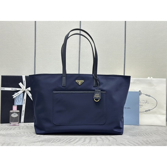 F400 new tote bag 1BG527 This timeless tote bag is a reinterpretation of the classic design of the four imported nylon fabrics with a sophisticated and practical silhouette to show the unique style of clean lines and atmosphere of the atmosphere is easy t