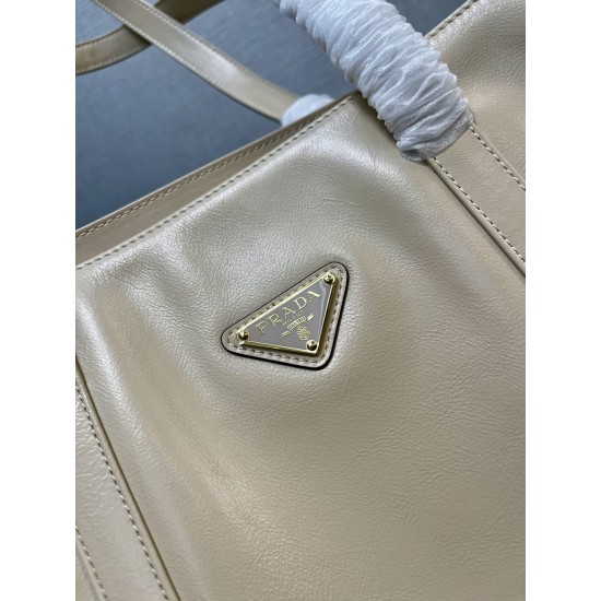 P750 top original single new waxy leather tote bag 1BG460 this tote bag using imported waxy leather oily color exudes a classical atmosphere shoulder carry handheld can be capacity space is very large huge good use is definitely the time business people m