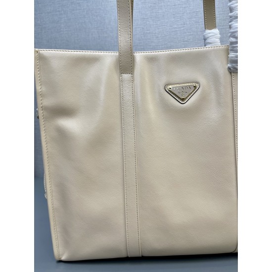 P750 top original single new waxy leather tote bag 1BG460 this tote bag using imported waxy leather oily color exudes a classical atmosphere shoulder carry handheld can be capacity space is very large huge good use is definitely the time business people m